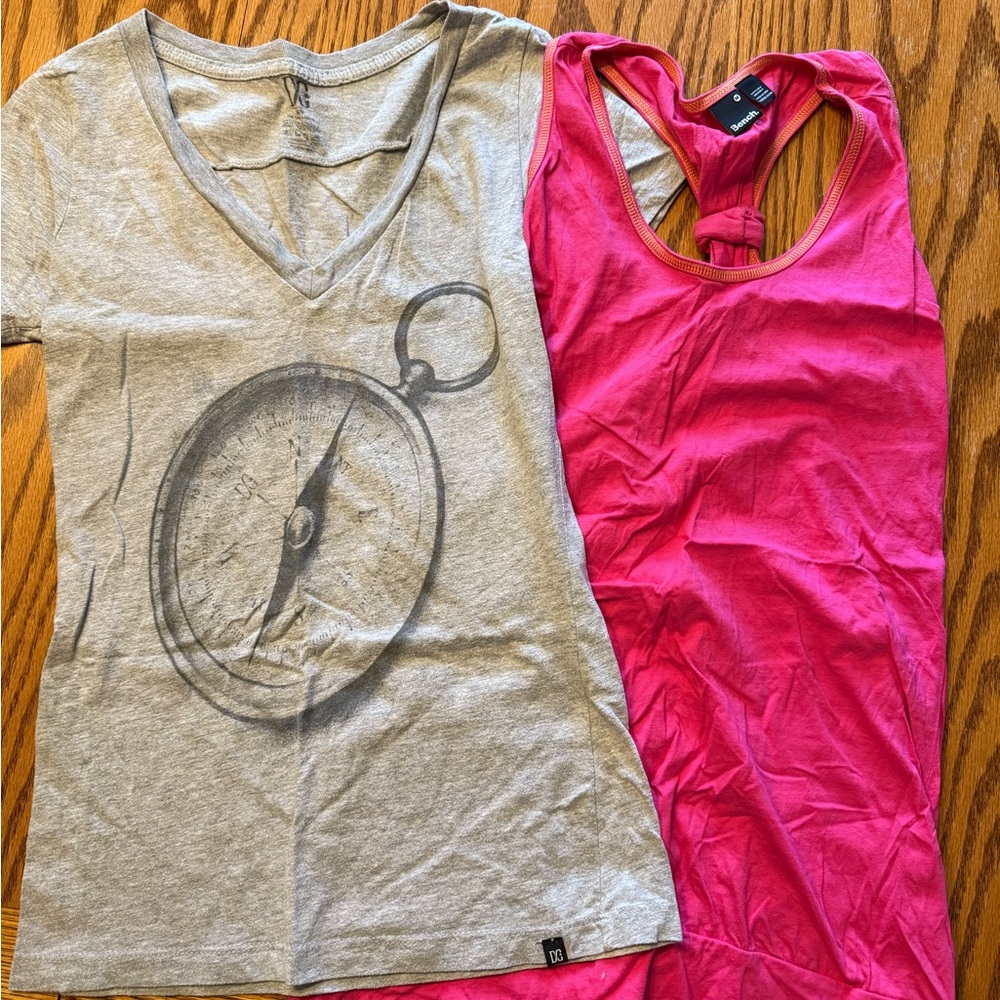 2 Women's Tops - Grey DC Tshirt, Pink Bench Tank - Excellent Condition, Size M